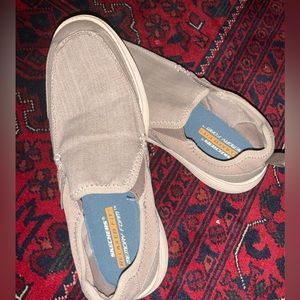 Sketchers Relaxed fit memory foam Size Men 9